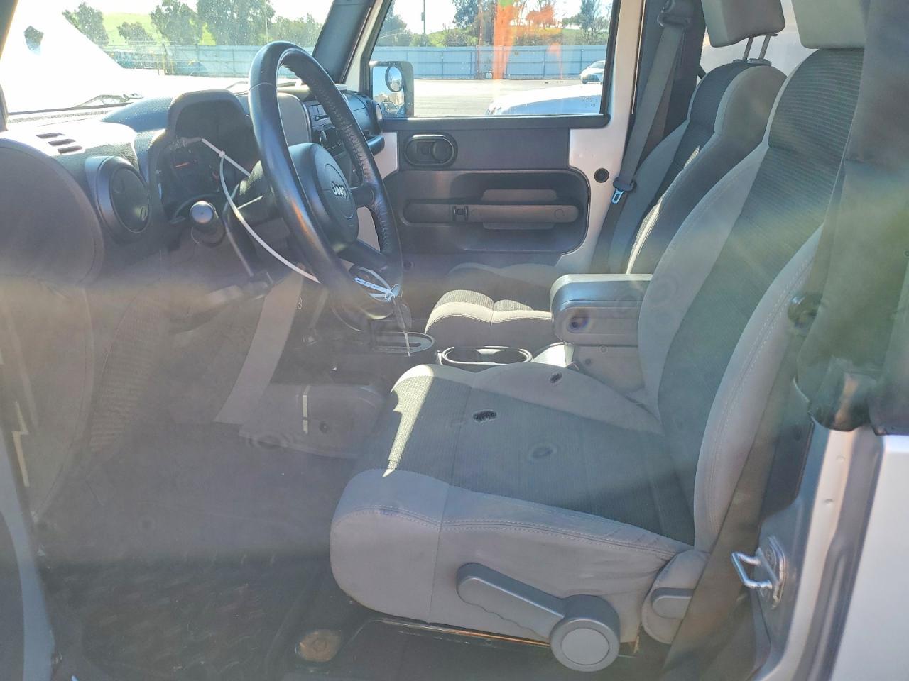 2007 Jeep Wrangler X - Image 7