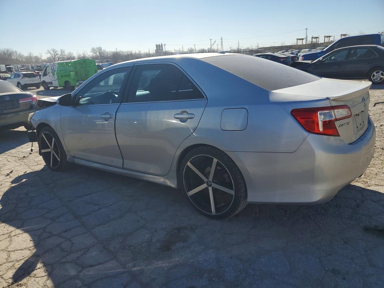 2014 Toyota Camry Se Sport - Image 2