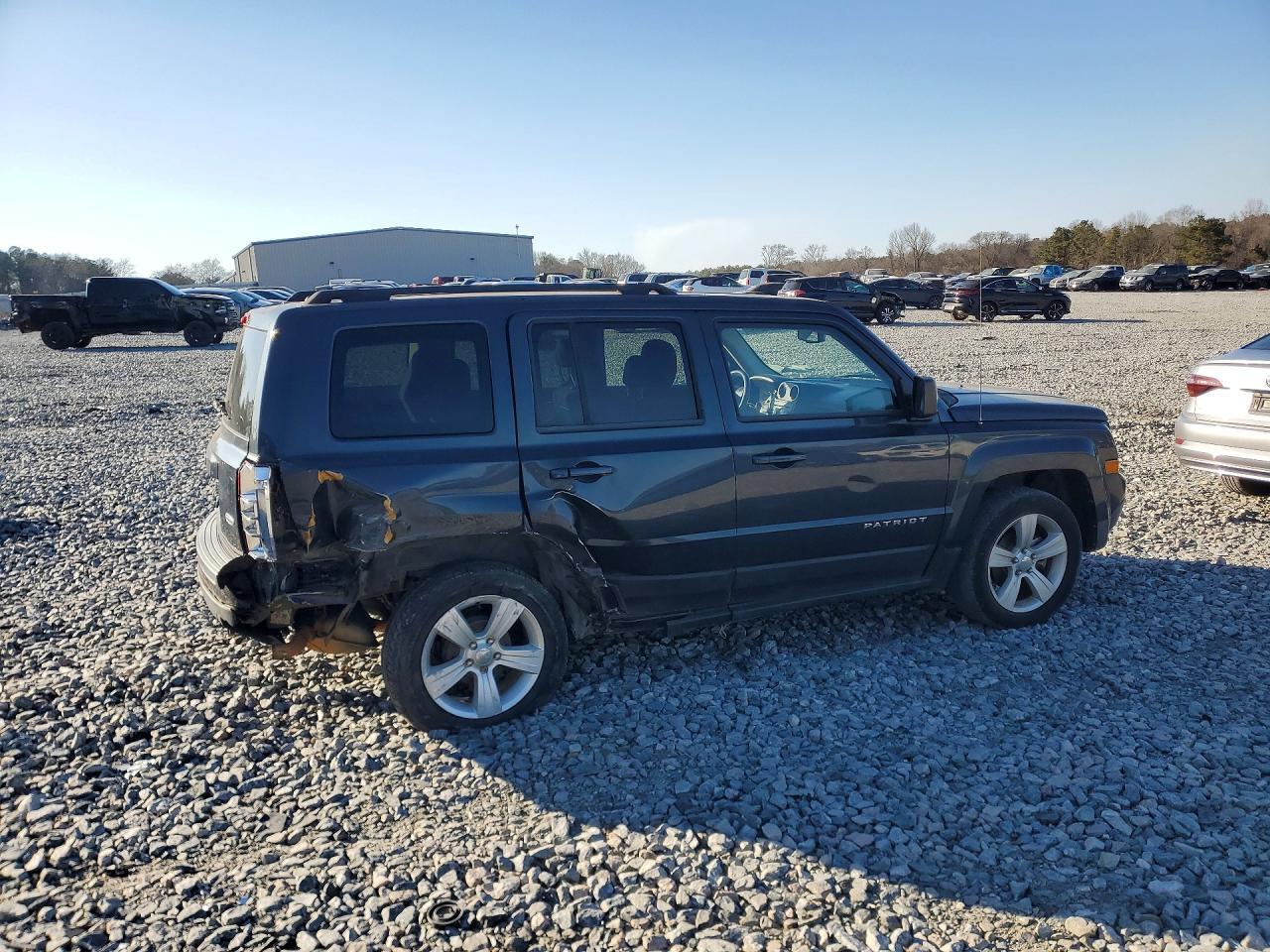 2015 Jeep Patriot Latitude - Фото 3