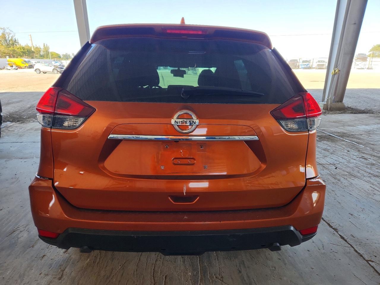 2017 Nissan Rogue S - Image 6