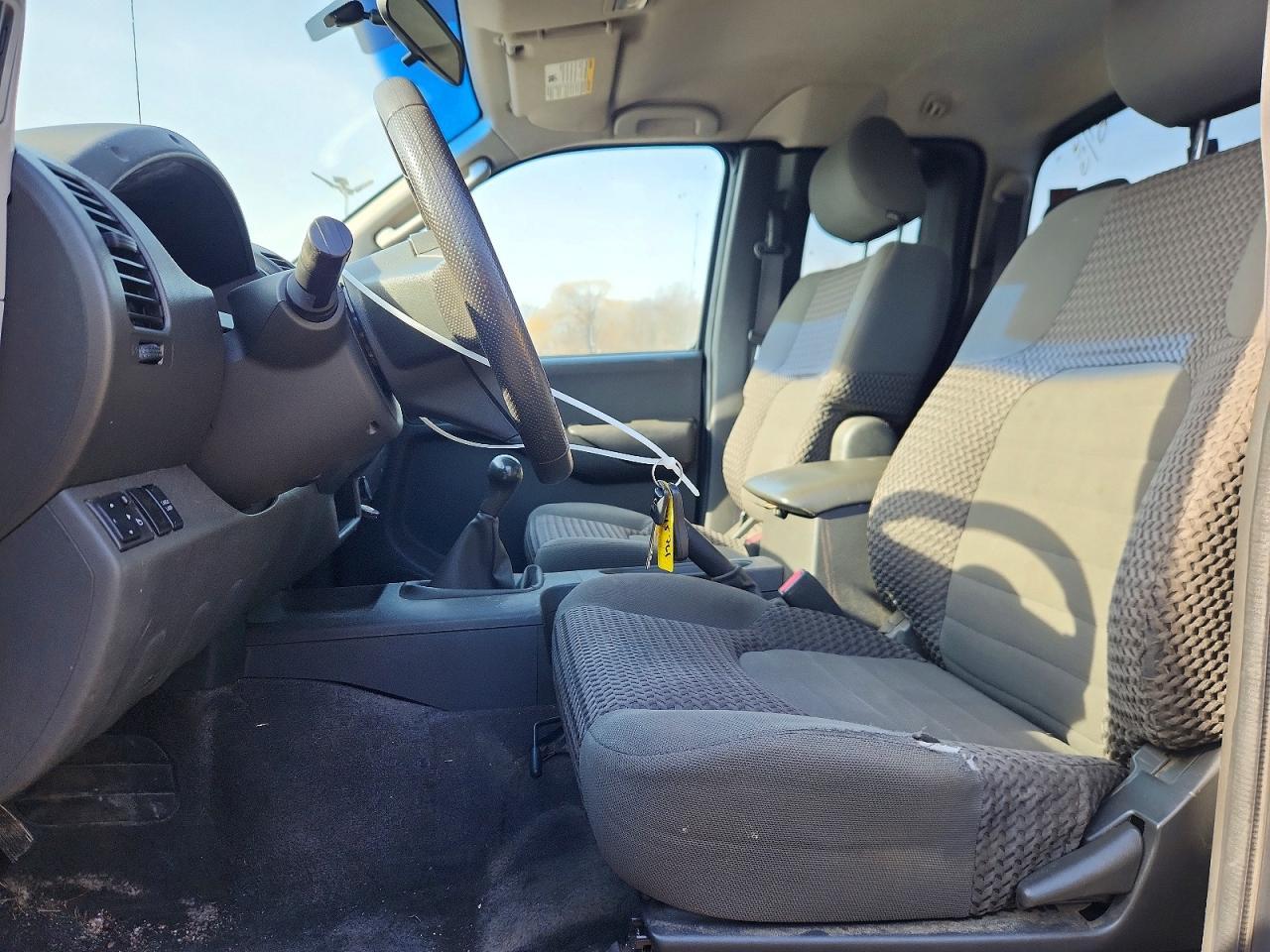 2005 Nissan Frontier King Cab Le - Image 7