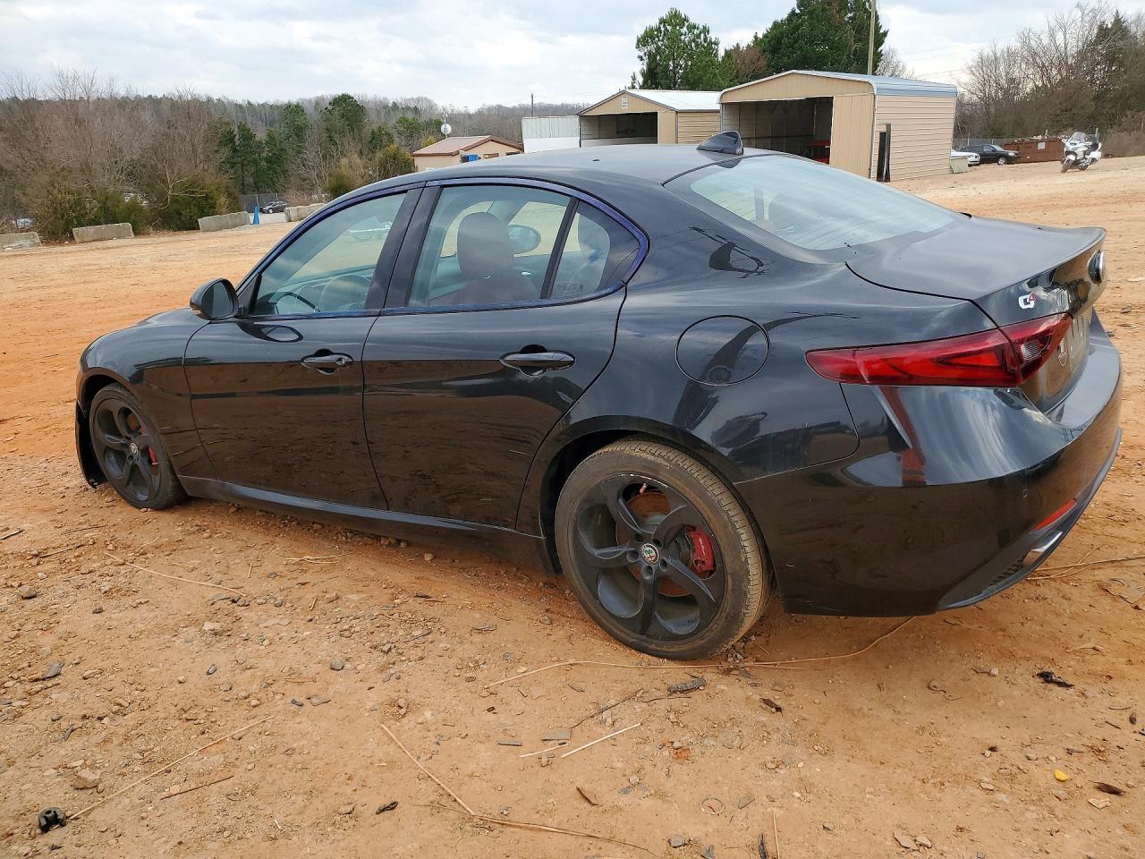 2017 Alfa Romeo Giulia Q4 - Image 2