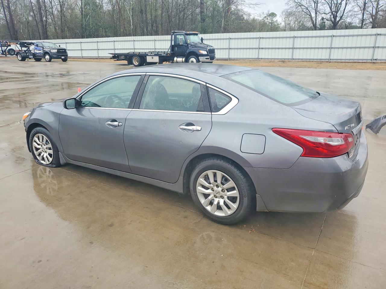 2018 Nissan Altima 2.5 S - Фото 2