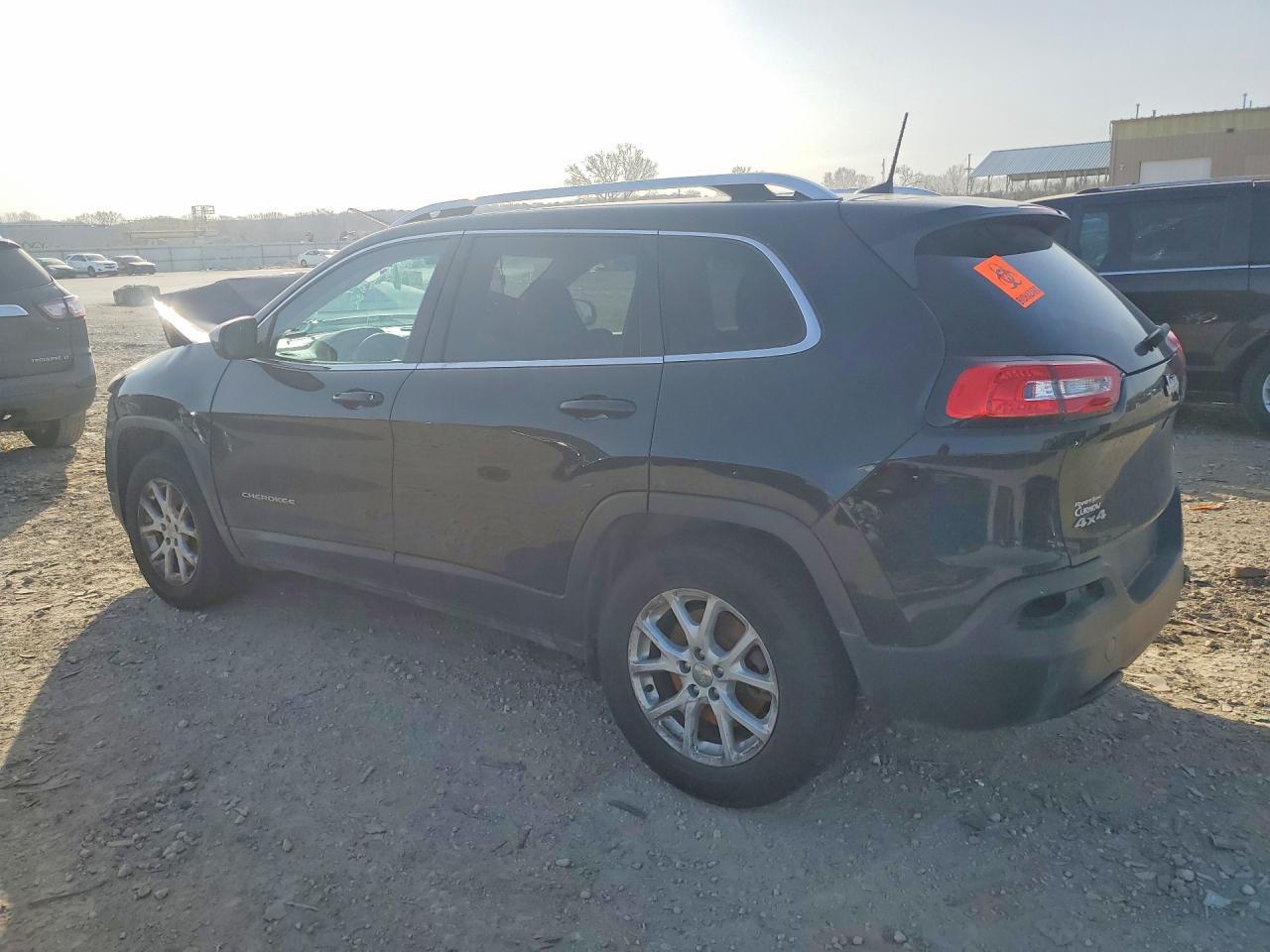 2018 Jeep Cherokee Latitude - Фото 2
