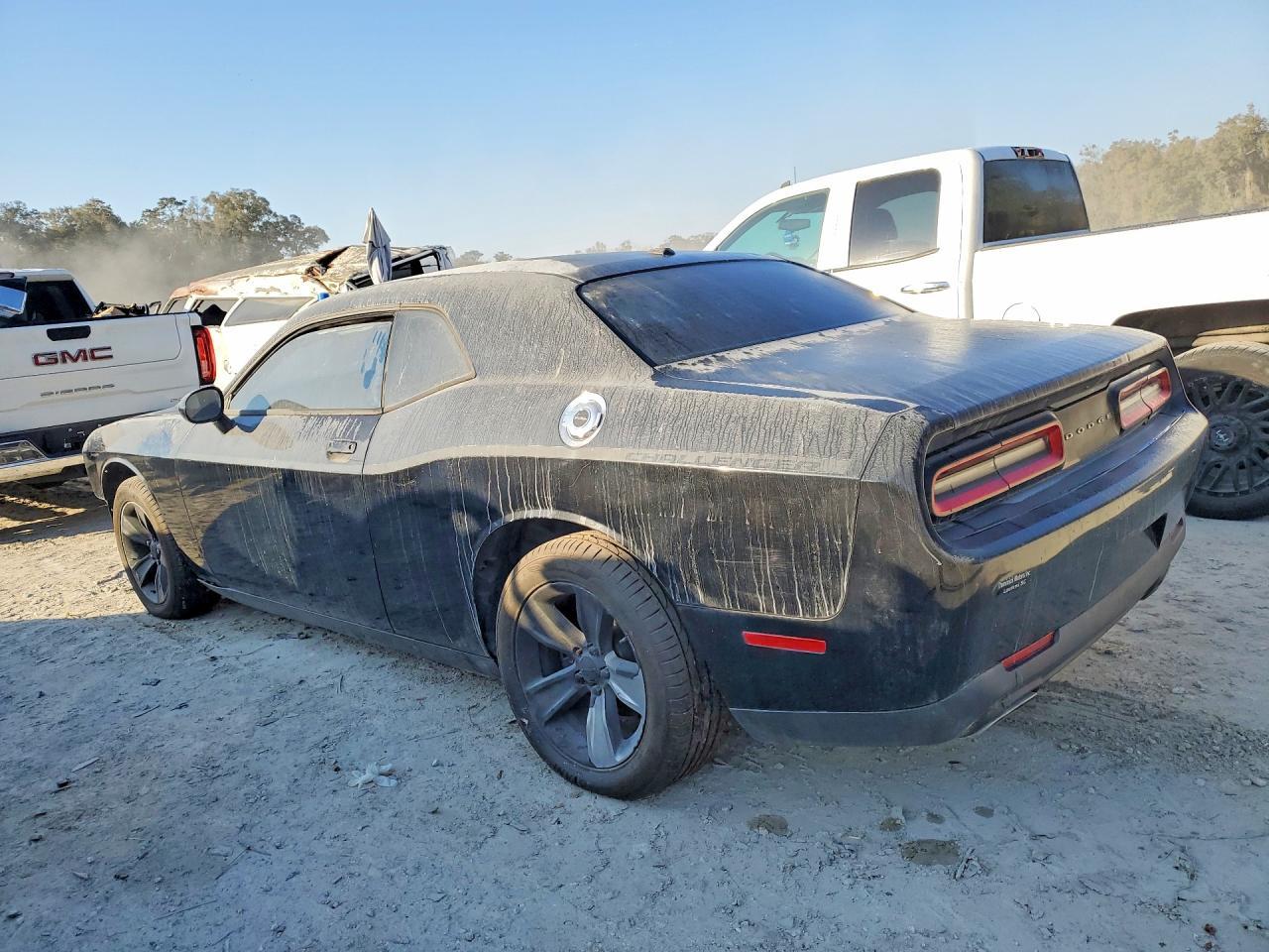 2015 Dodge Challenger Sxt - Image 2