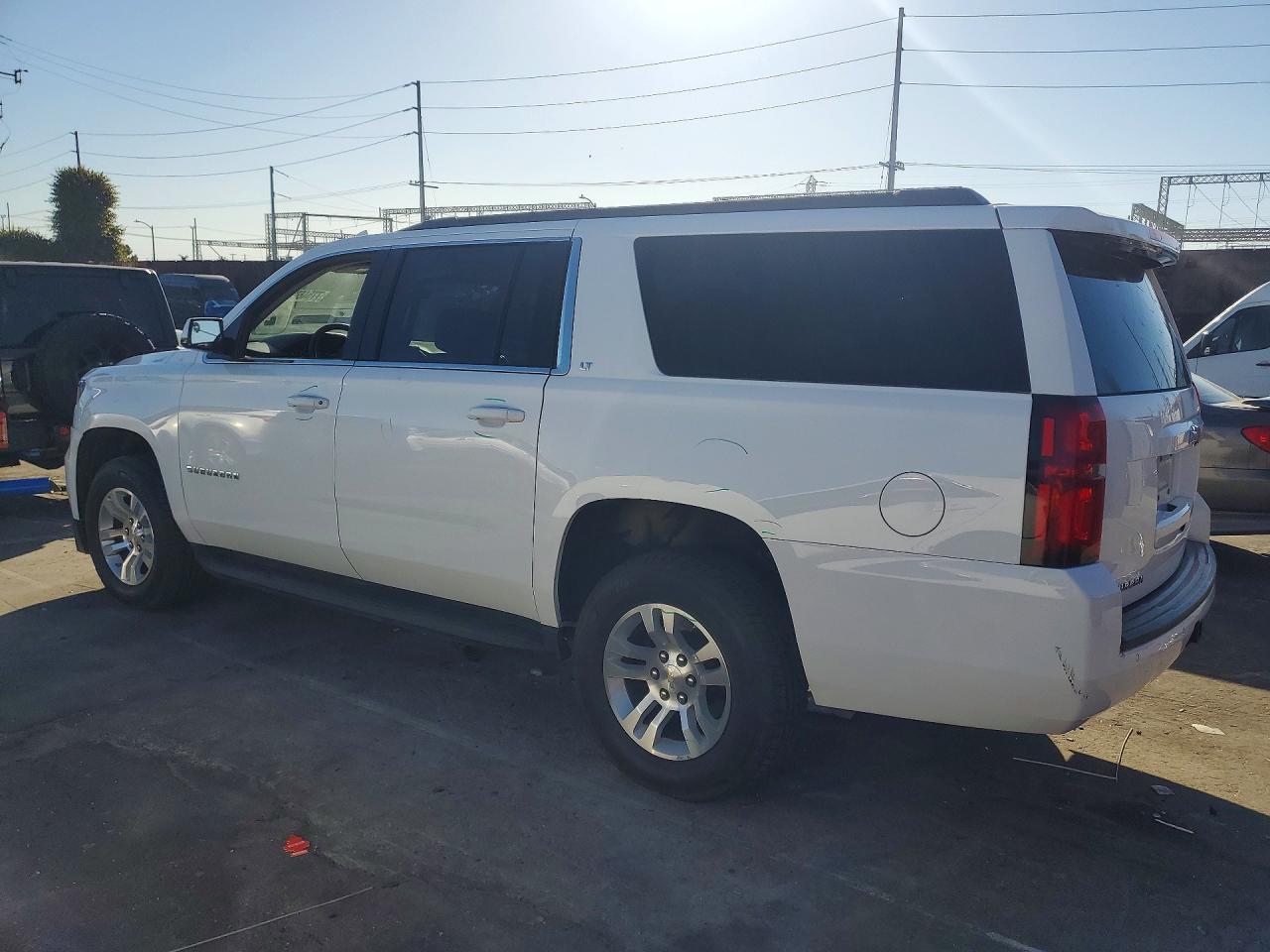 2019 Chevrolet Suburban C1500 Lt - Image 2