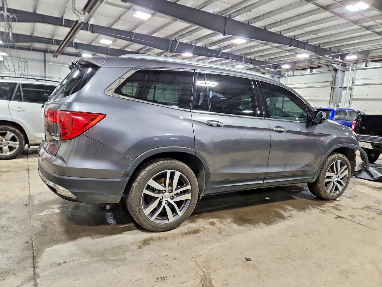2016 Honda Pilot Elite - Фото 3