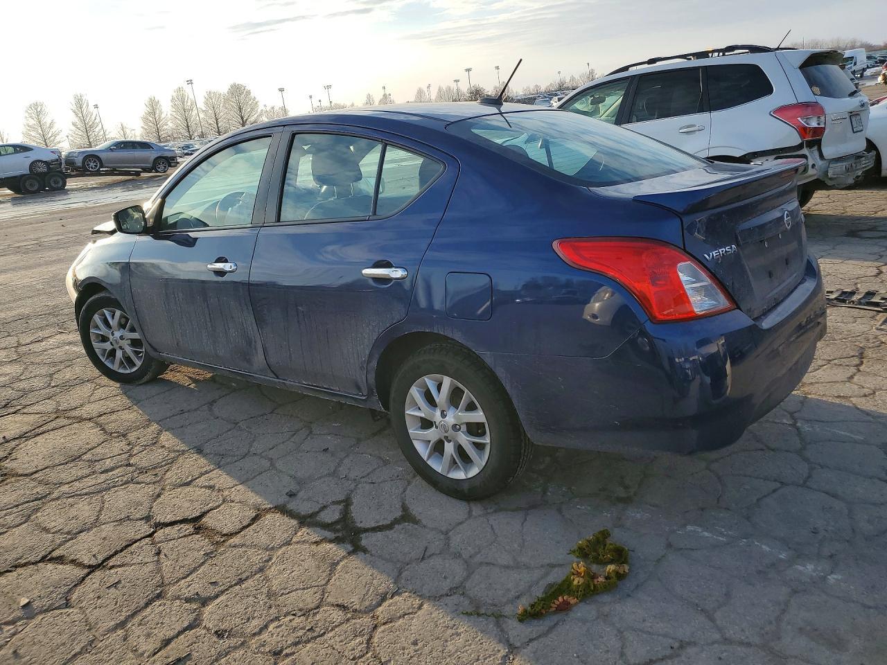 2018 Nissan Versa Sv - Фото 2