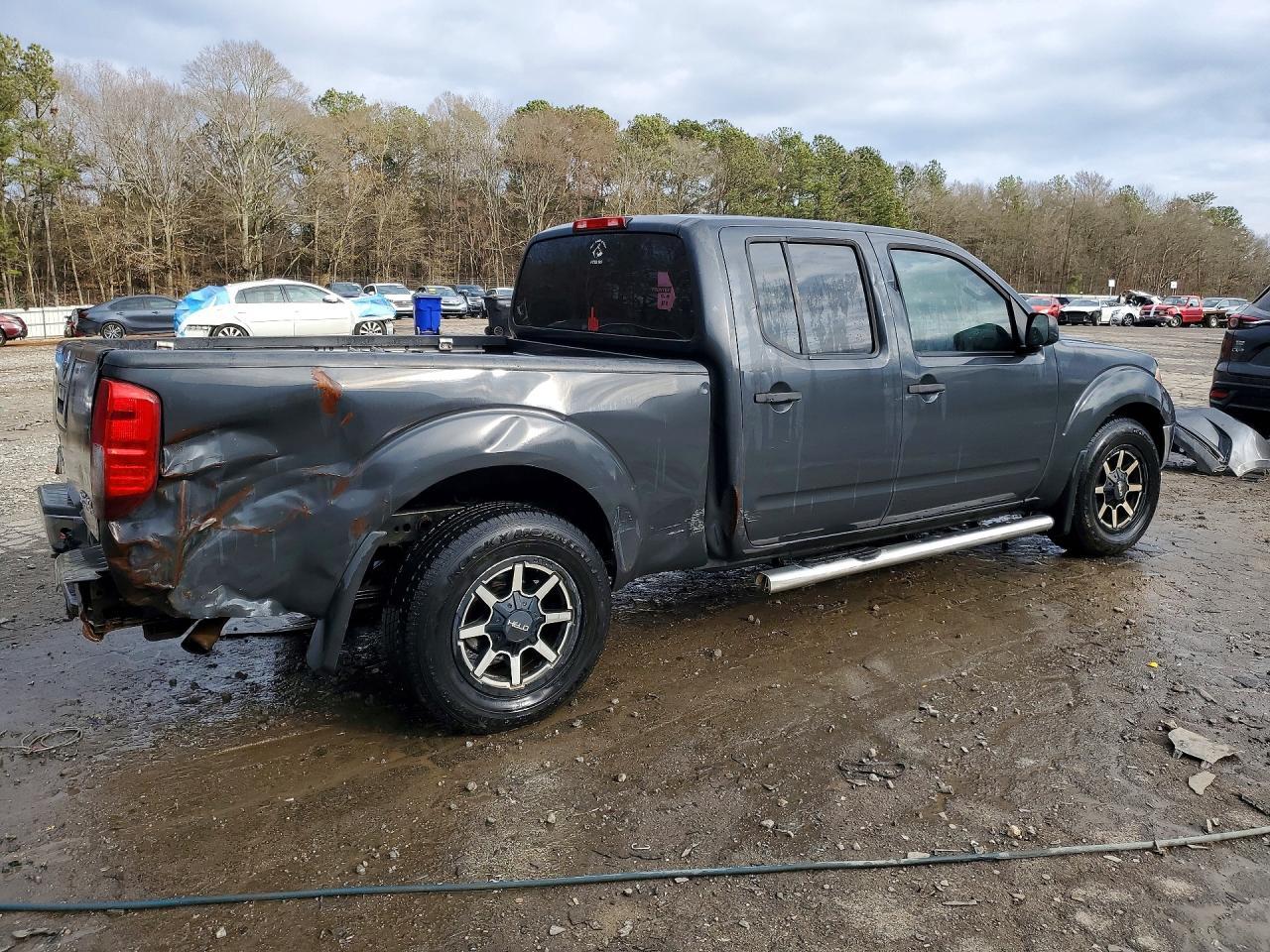 2010 Nissan Frontier Crew Cab - Фото 3