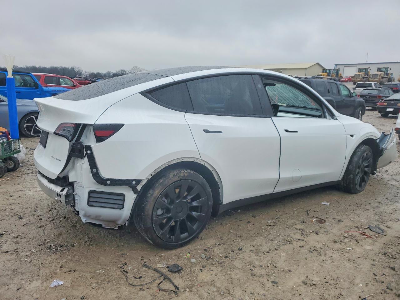 2023 Tesla Model Y - Image 3
