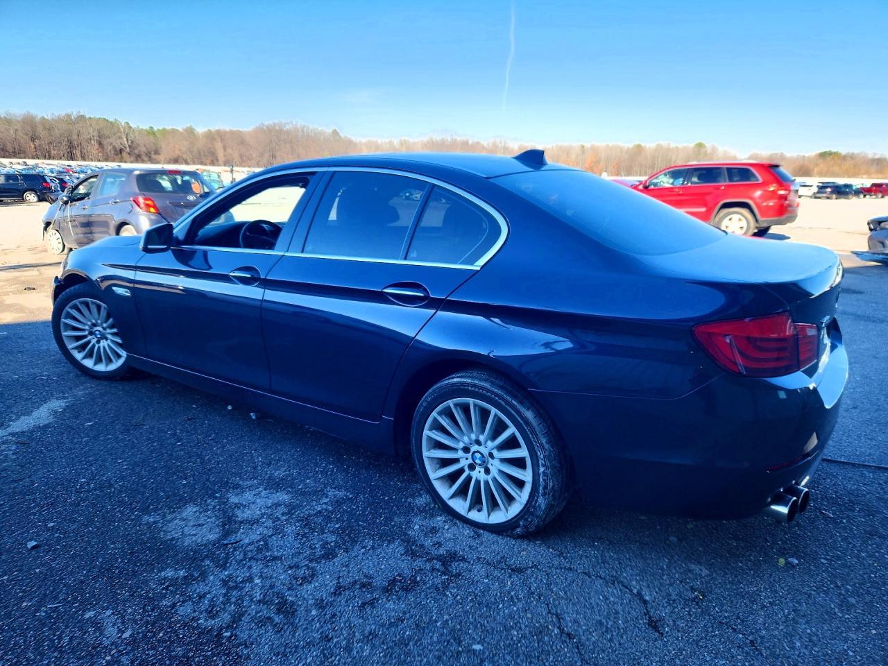 2013 BMW 528 Xi - Image 2