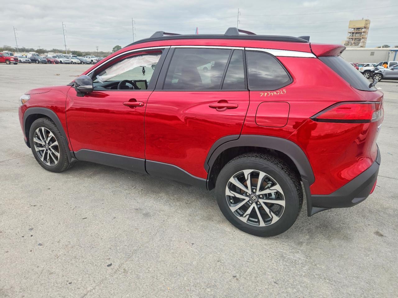 2025 Toyota Corolla Cross Xle - Image 2