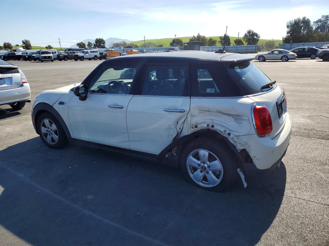 2017 Mini Cooper - Фото 2