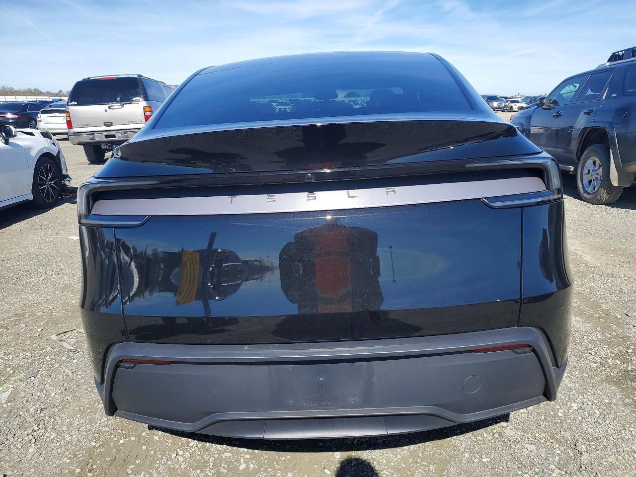 2026 Tesla Model Y - Фото 6