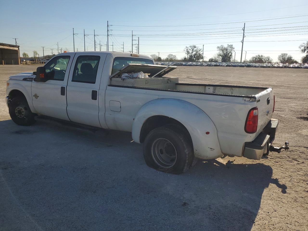 2011 Ford F350 Super Duty - Фото 2