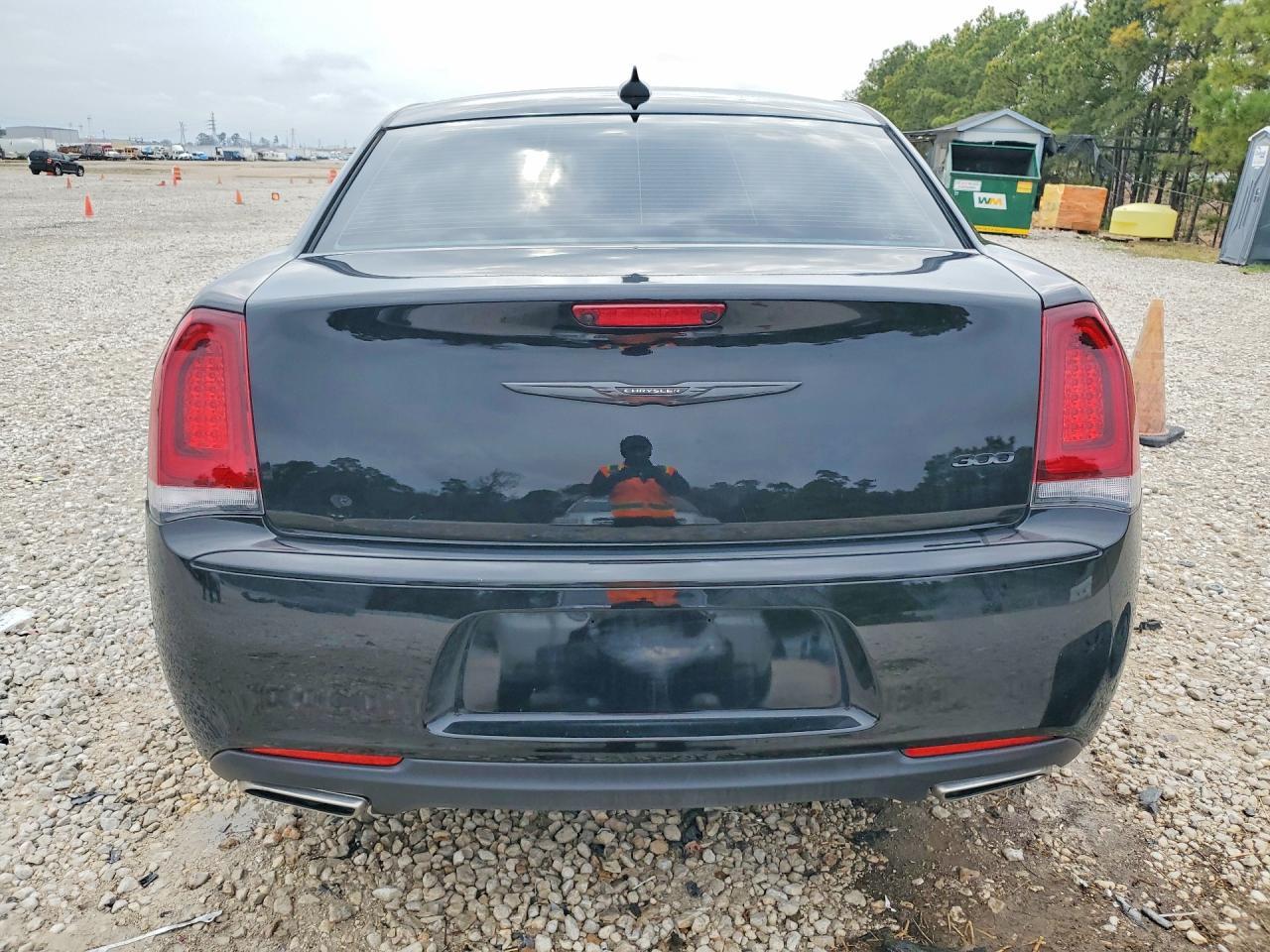 2022 Chrysler 300 Touring - Фото 6