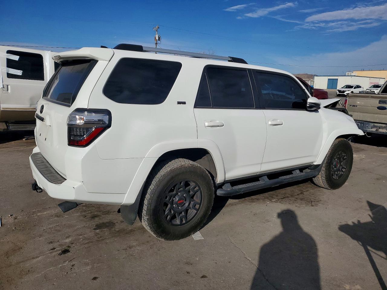 2022 Toyota 4Runner Sr5 - Image 3