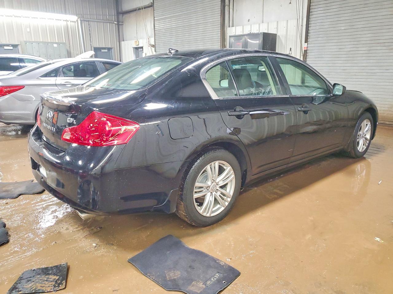 2013 Infiniti G37 Sedan X - Фото 3