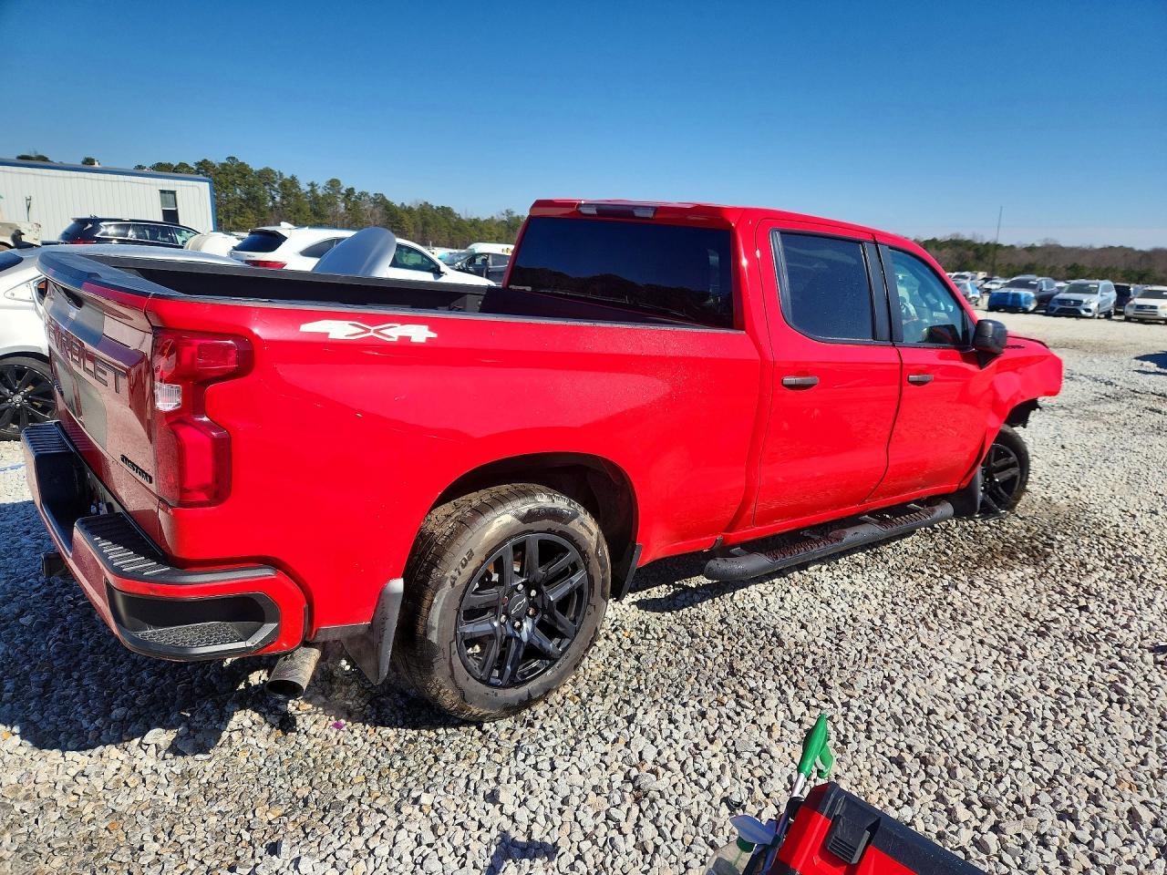 2021 Chevrolet Silverado K1500 Custom - Фото 3