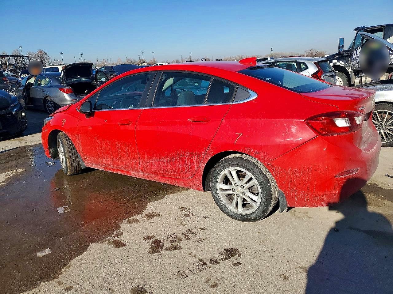 2018 Chevrolet Cruze Lt - Image 2