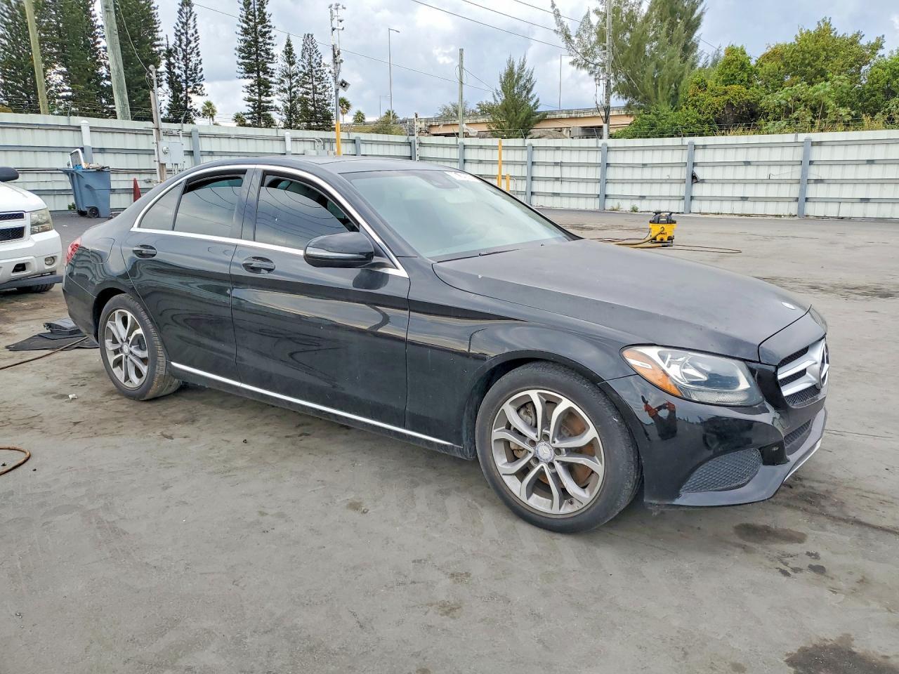 2017 Mercedes-Benz C 300 - Image 4