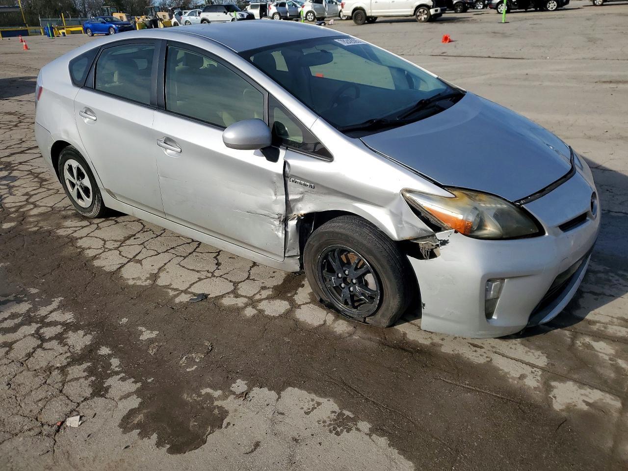 2012 Toyota Prius Two - Фото 4