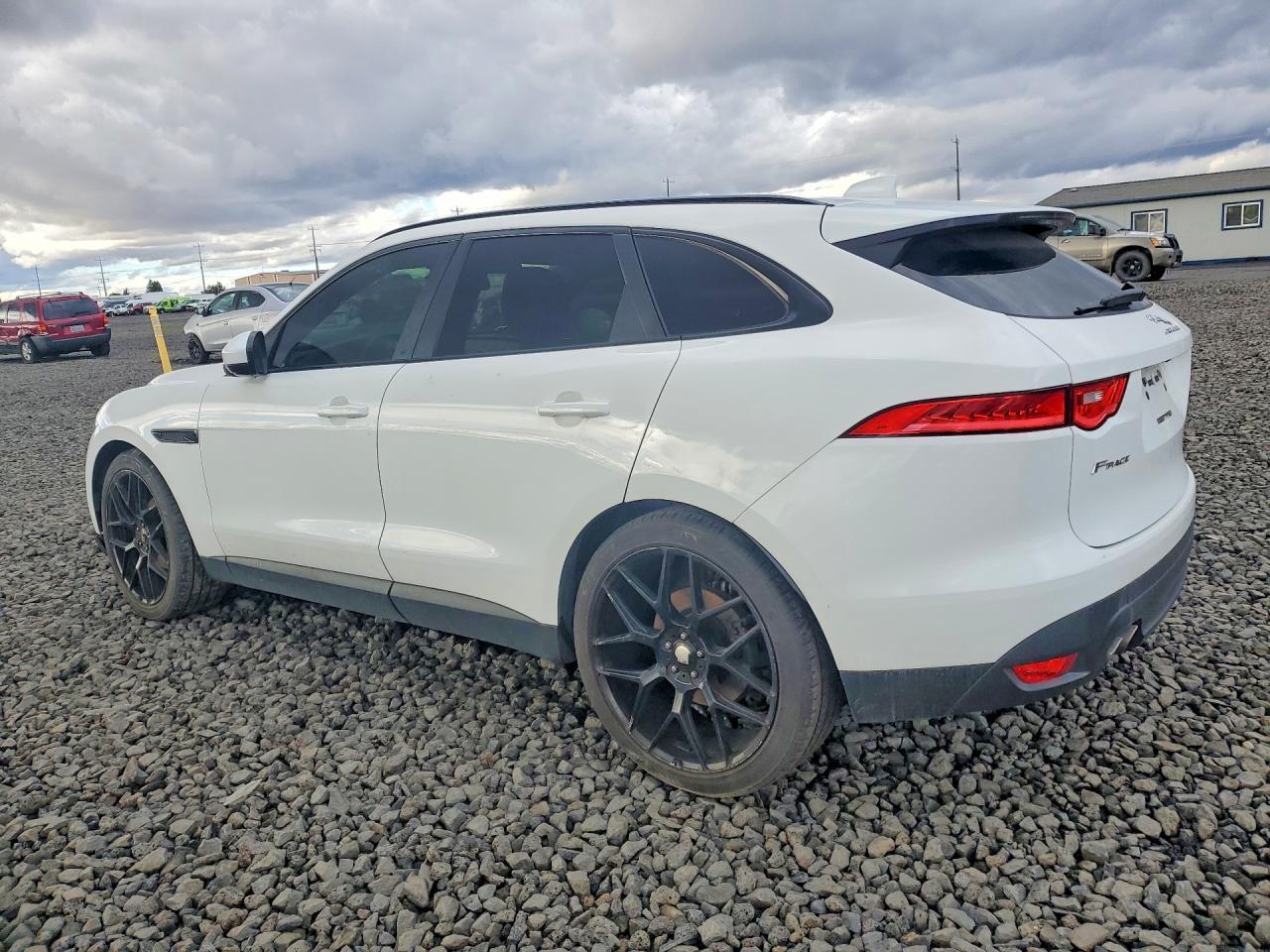 2017 Jaguar F-Pace Premium - Фото 2
