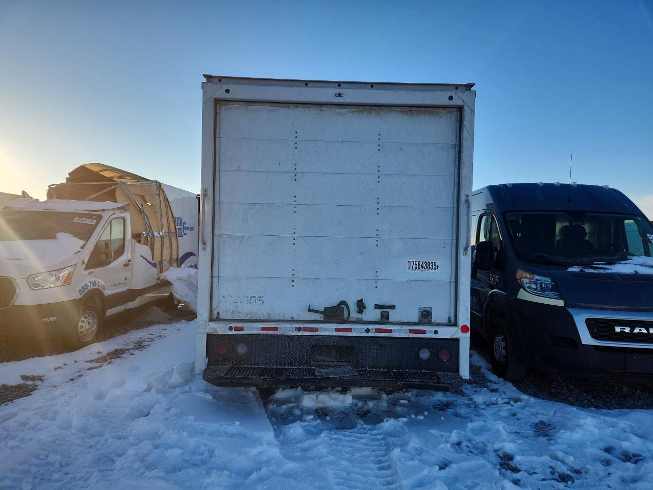 2023 Chevrolet Express G4500 - Фото 6