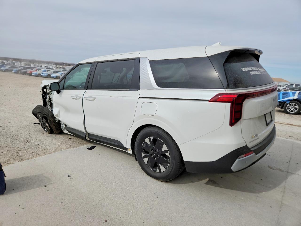 2025 Kia Carnival Lxs - Фото 2