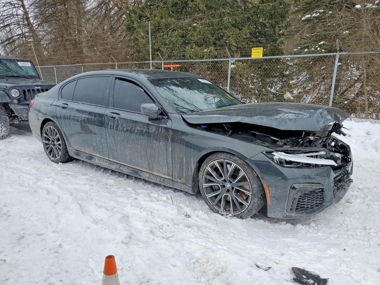 2022 BMW 750 Xi - Фото 4