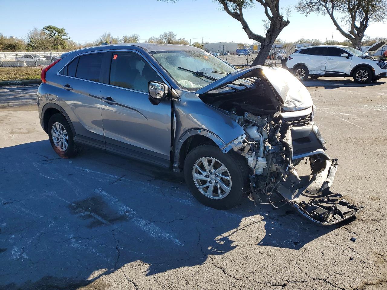 2019 Mitsubishi Eclipse C - Фото 4