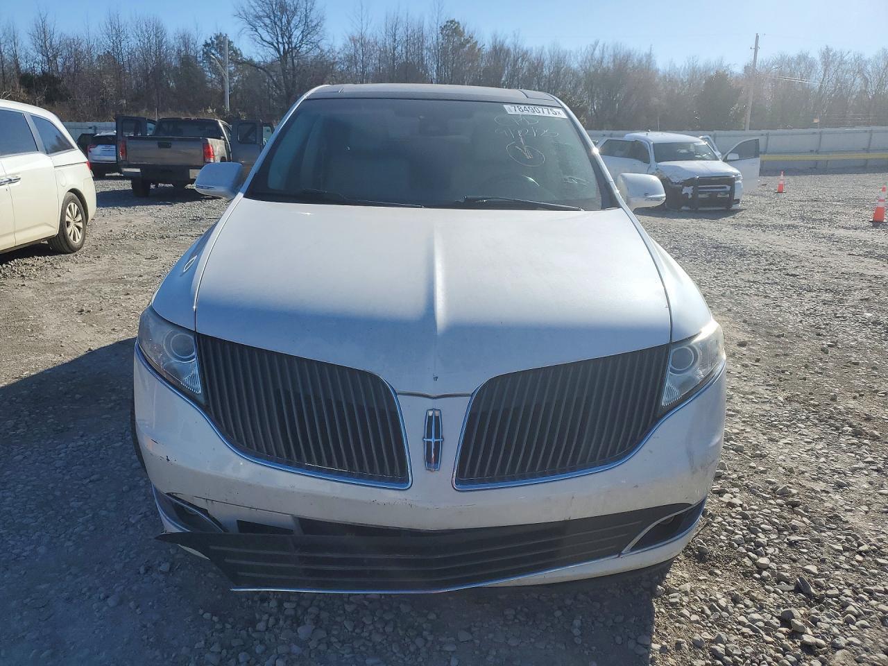 2016 Lincoln Mkt - Image 5