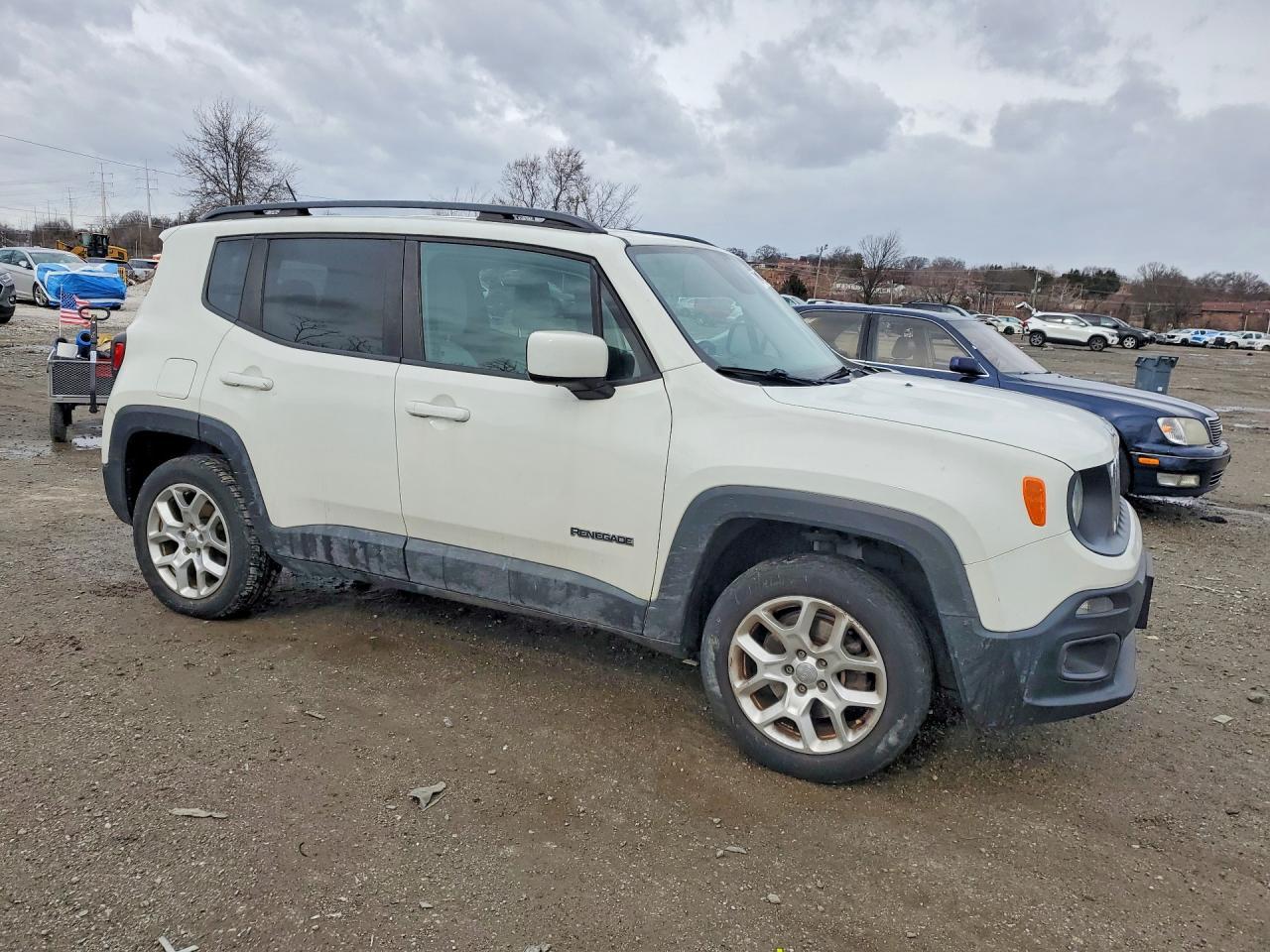 2015 Jeep Renegade Latitude - Image 4