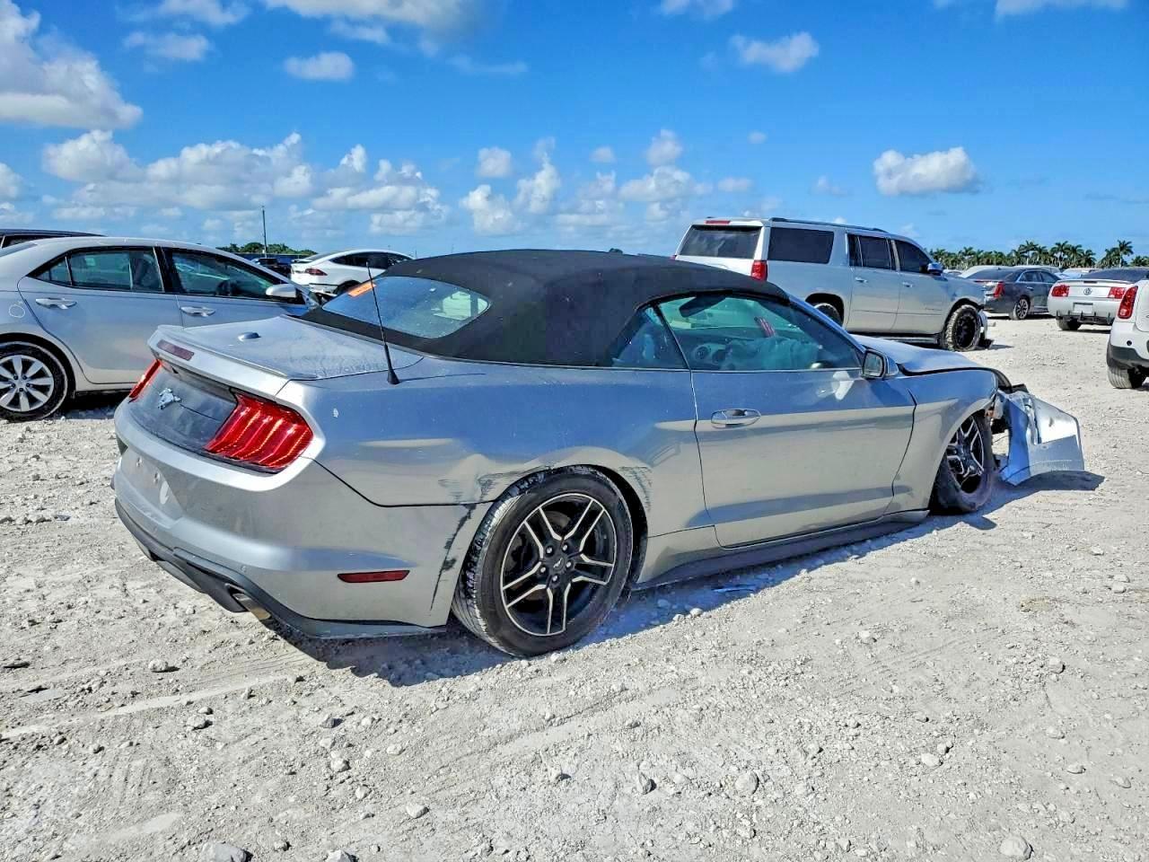 2020 Ford Mustang - Фото 3
