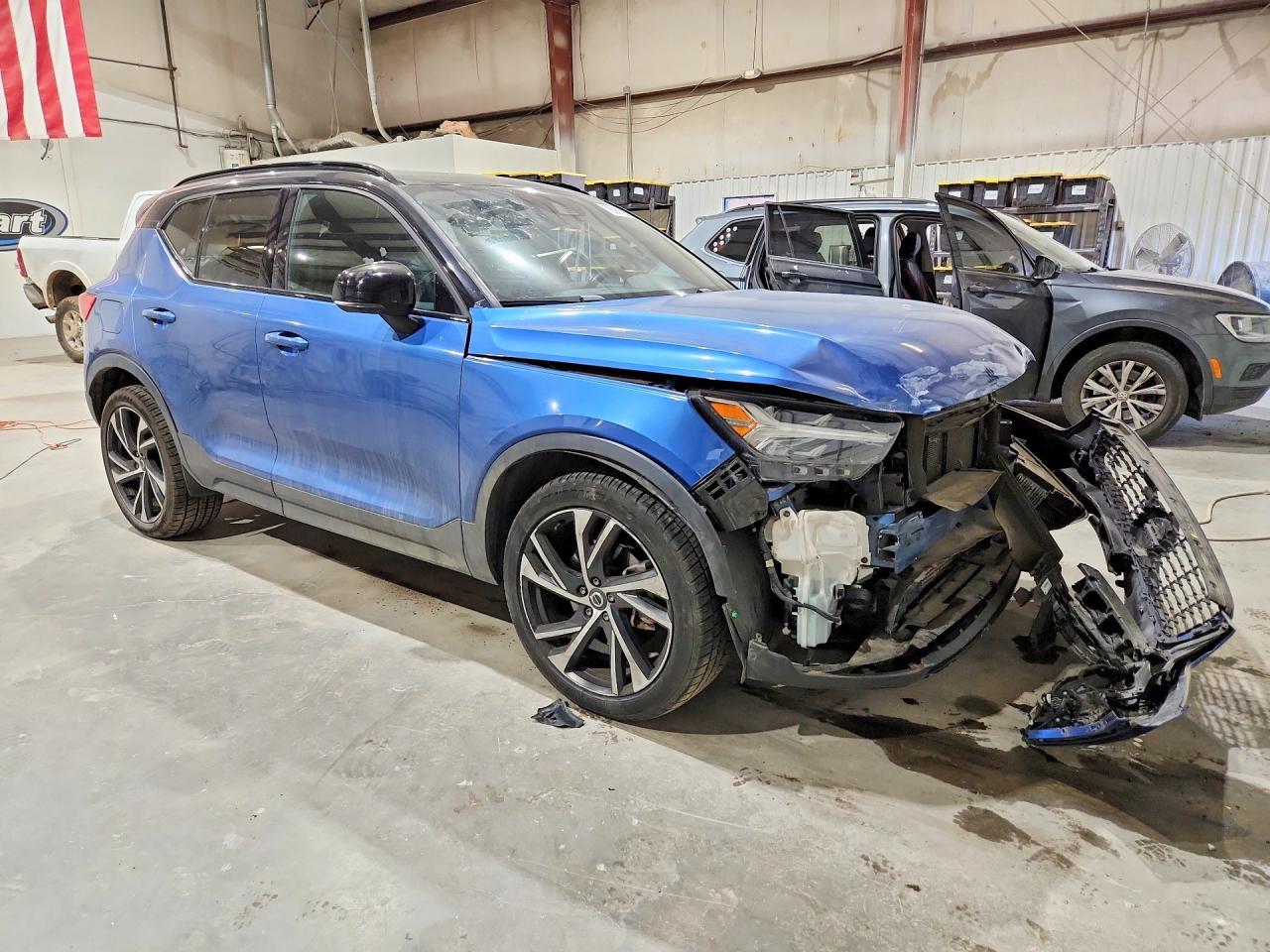 2020 Volvo Xc40 T5 R-Design - Фото 4