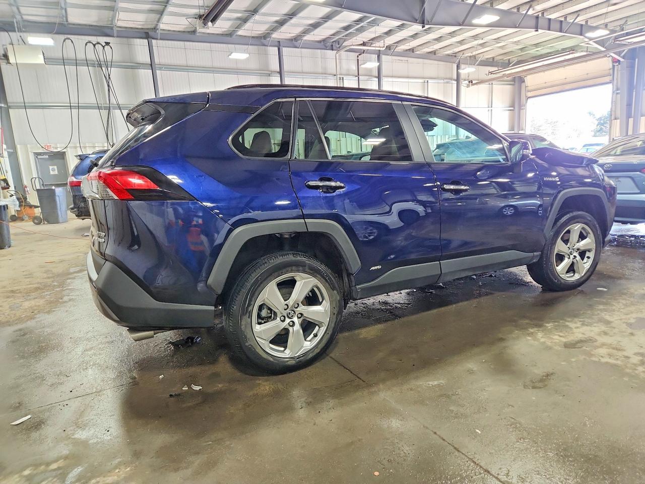 2021 Toyota Rav4 Hybrid Limited - Image 3