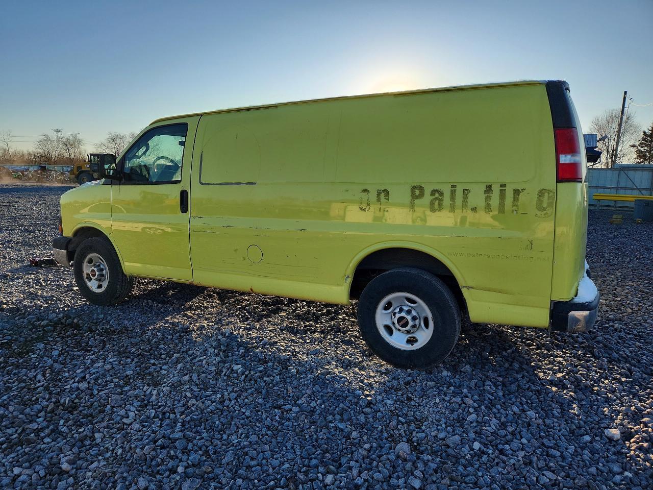 2016 GMC Savana - Фото 2