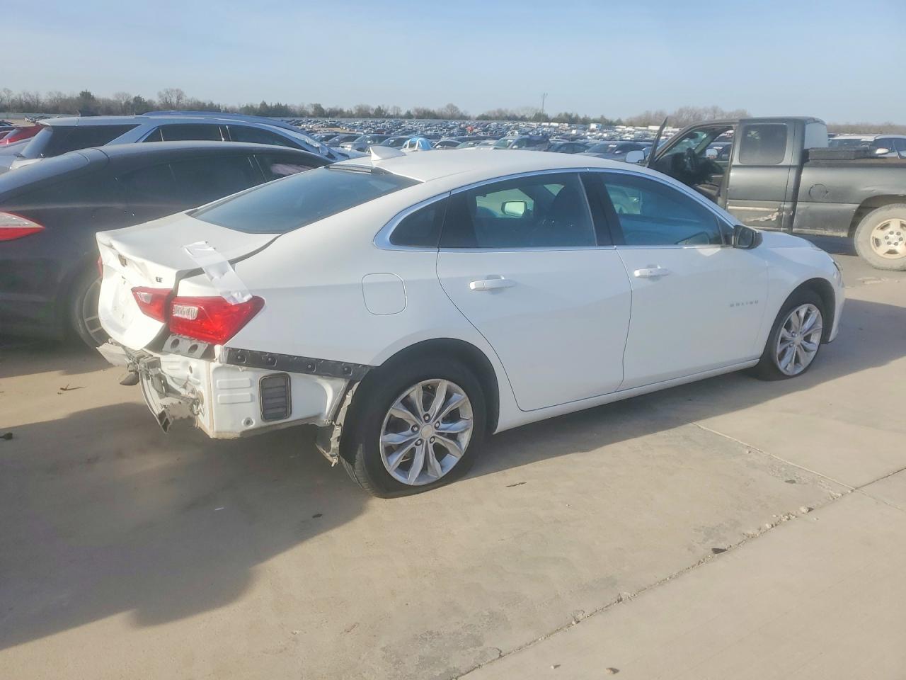 2023 Chevrolet Malibu Lt - Image 3