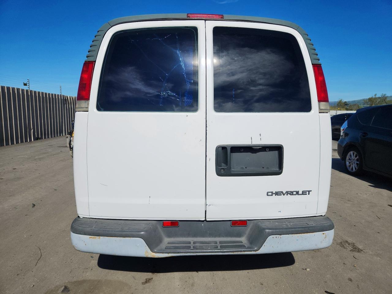 1998 Chevrolet Express Delivery Van - Фото 6