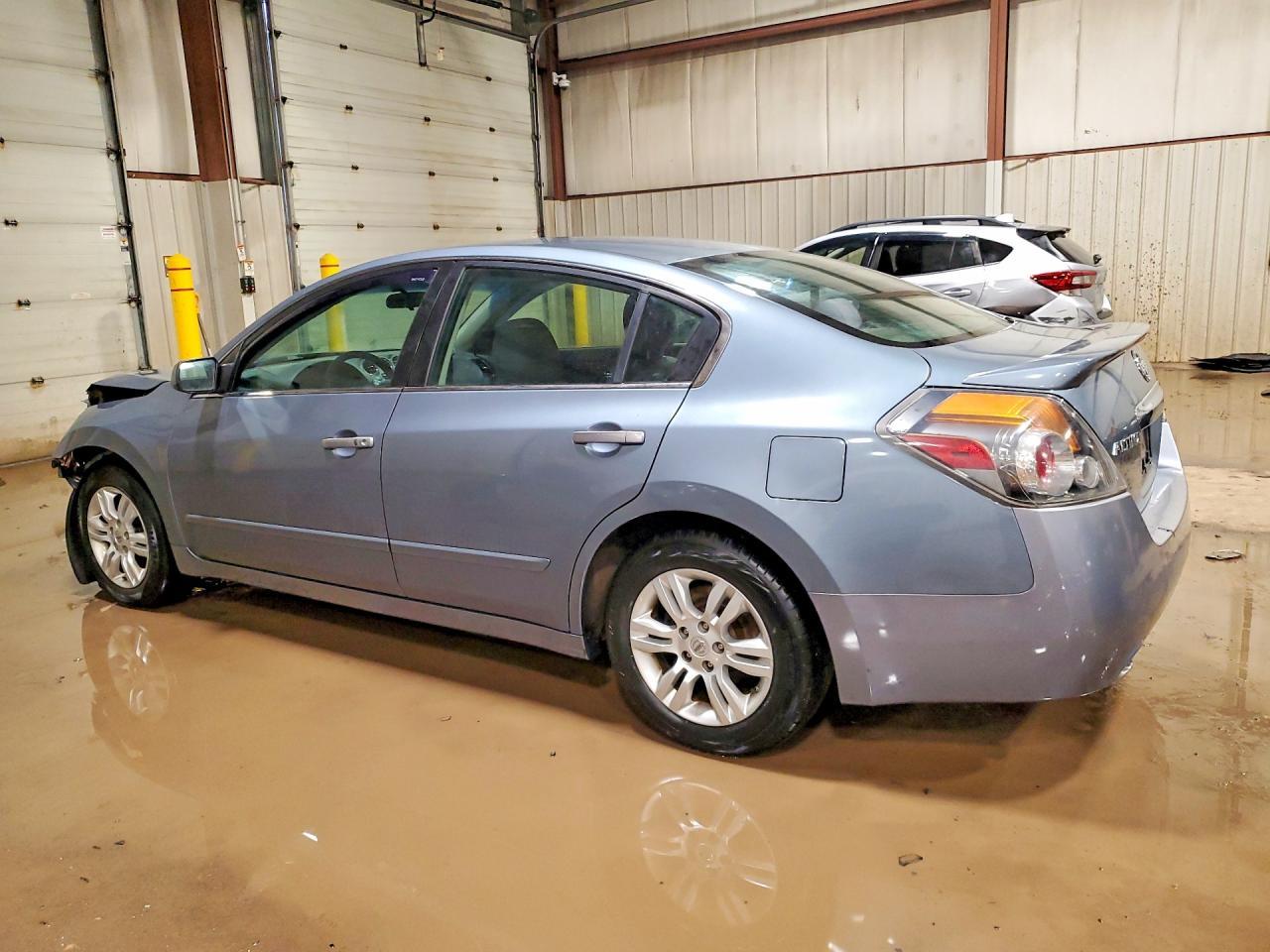 2011 Nissan Altima 2.5 - Фото 2