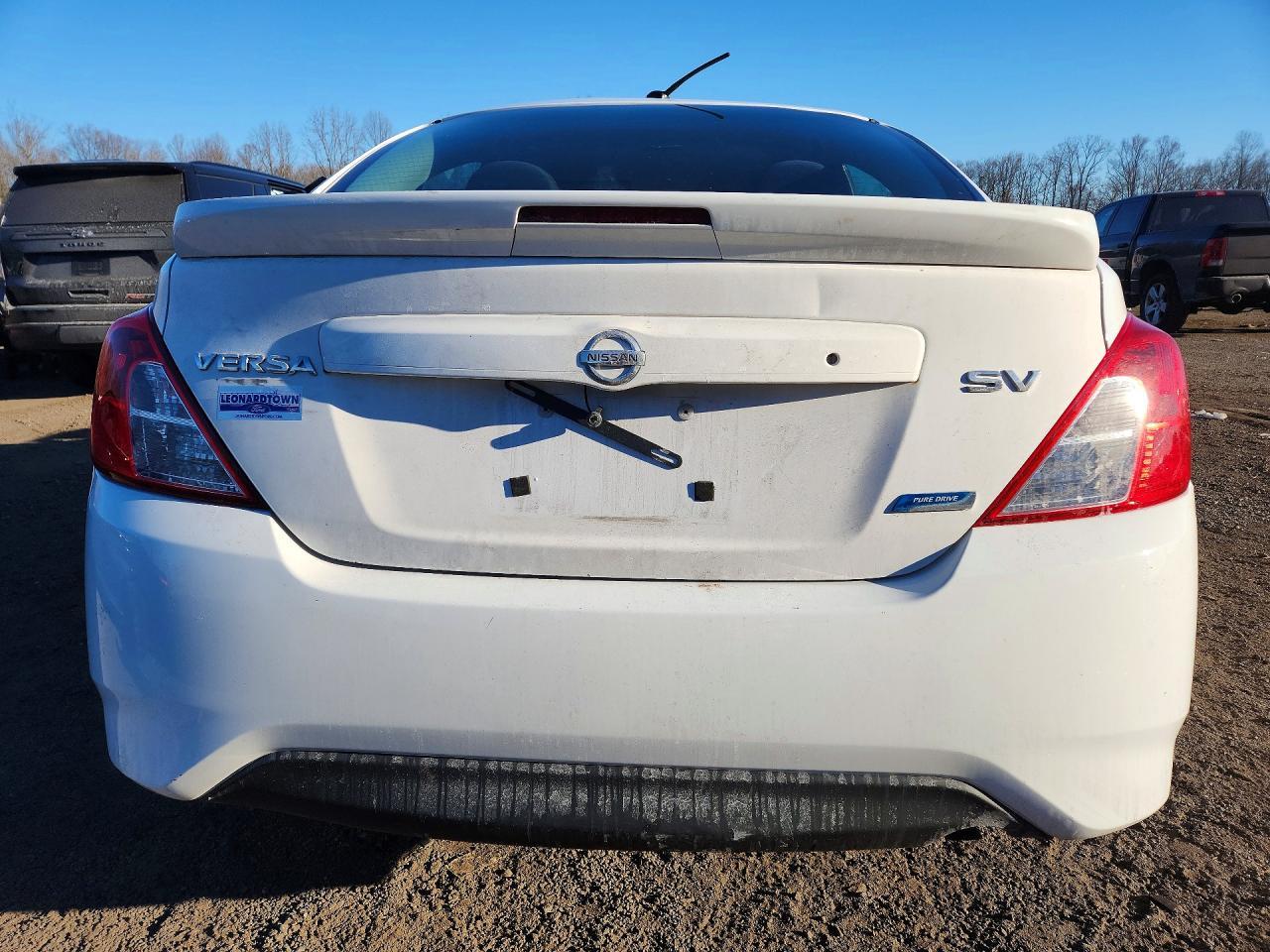 2015 Nissan Versa S - Фото 6