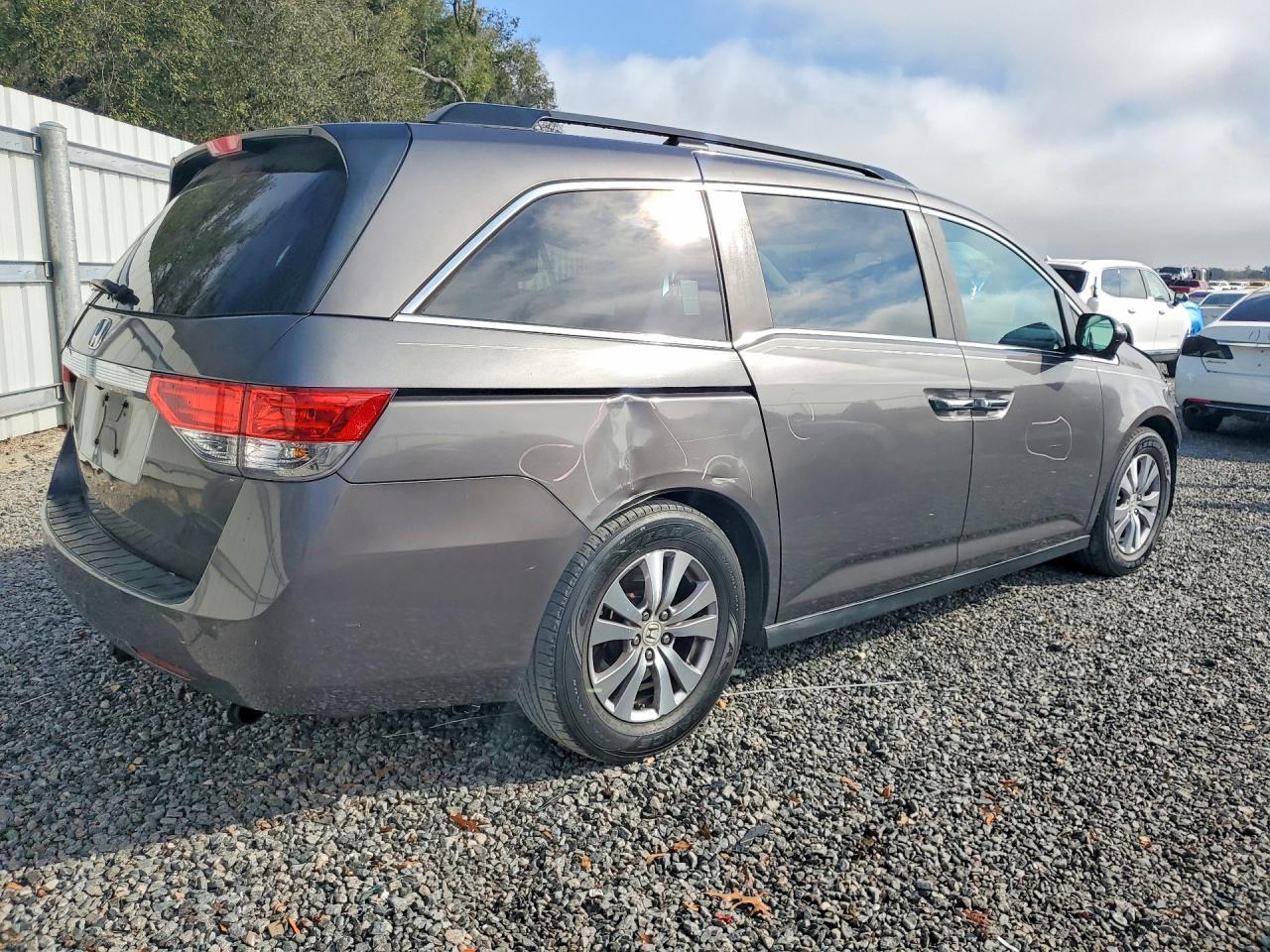 2015 Honda Odyssey Exl - Image 3