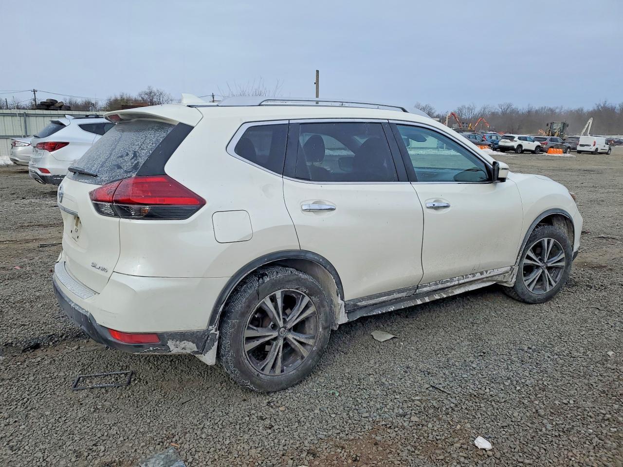 2017 Nissan Rogue S - Фото 3