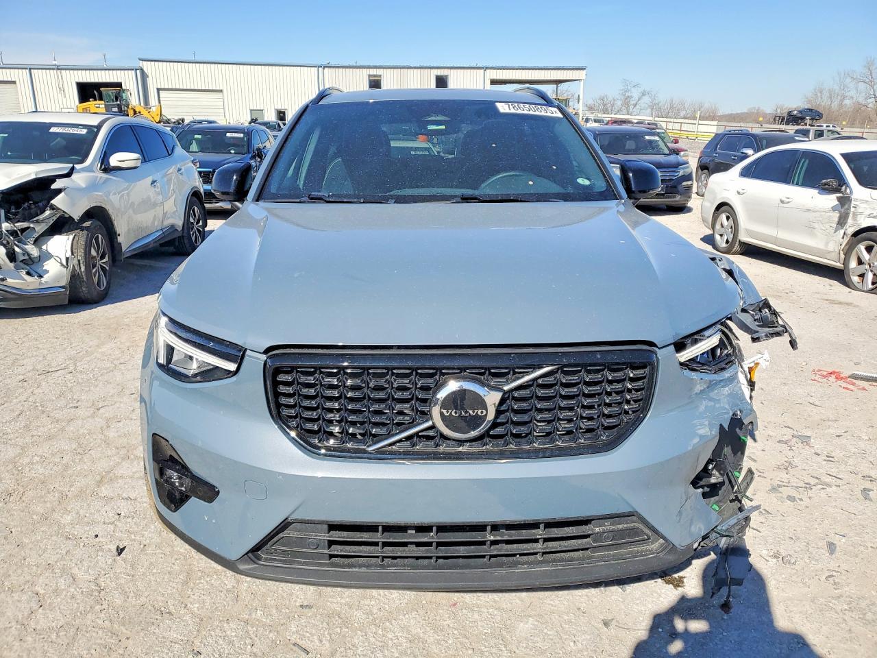 2023 Volvo Xc40 Plus - Image 5