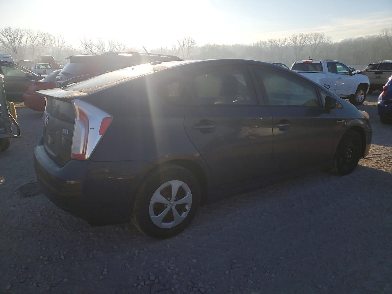 2012 Toyota Prius - Фото 3