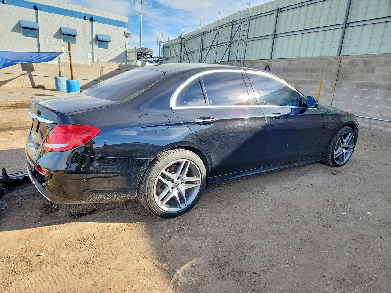 2018 Mercedes-Benz E 300 - Фото 3