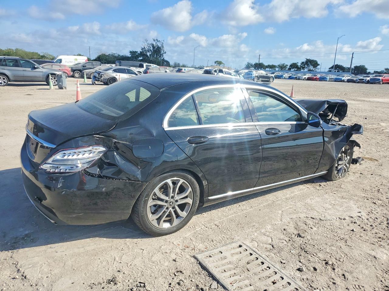 2018 Mercedes-Benz C 300 - Image 3