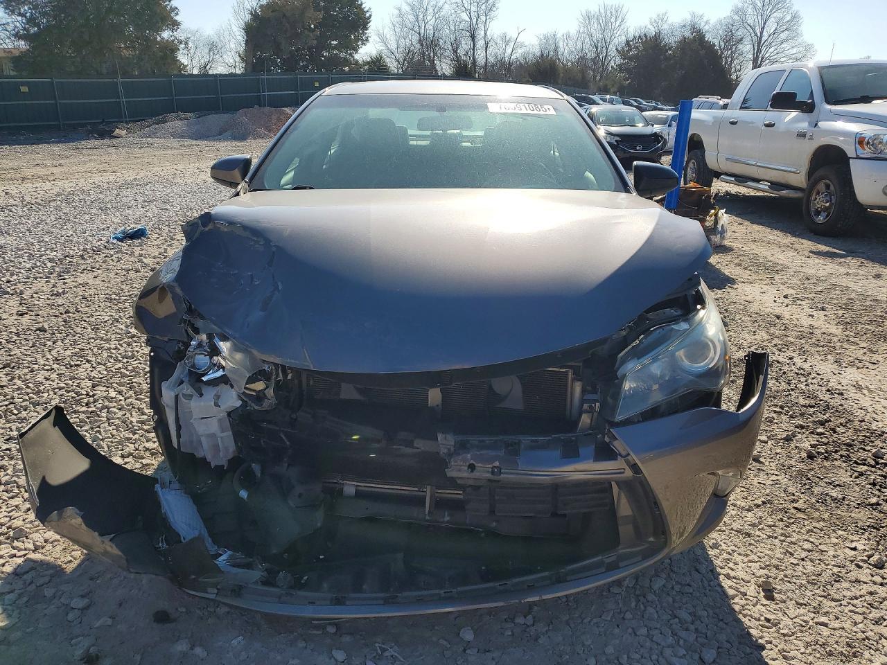 2015 Toyota Camry Le - Image 5