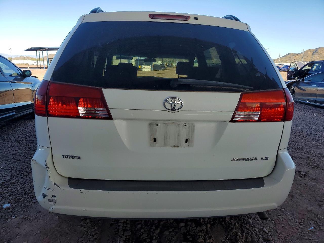 2004 Toyota Sienna Ce - Image 6