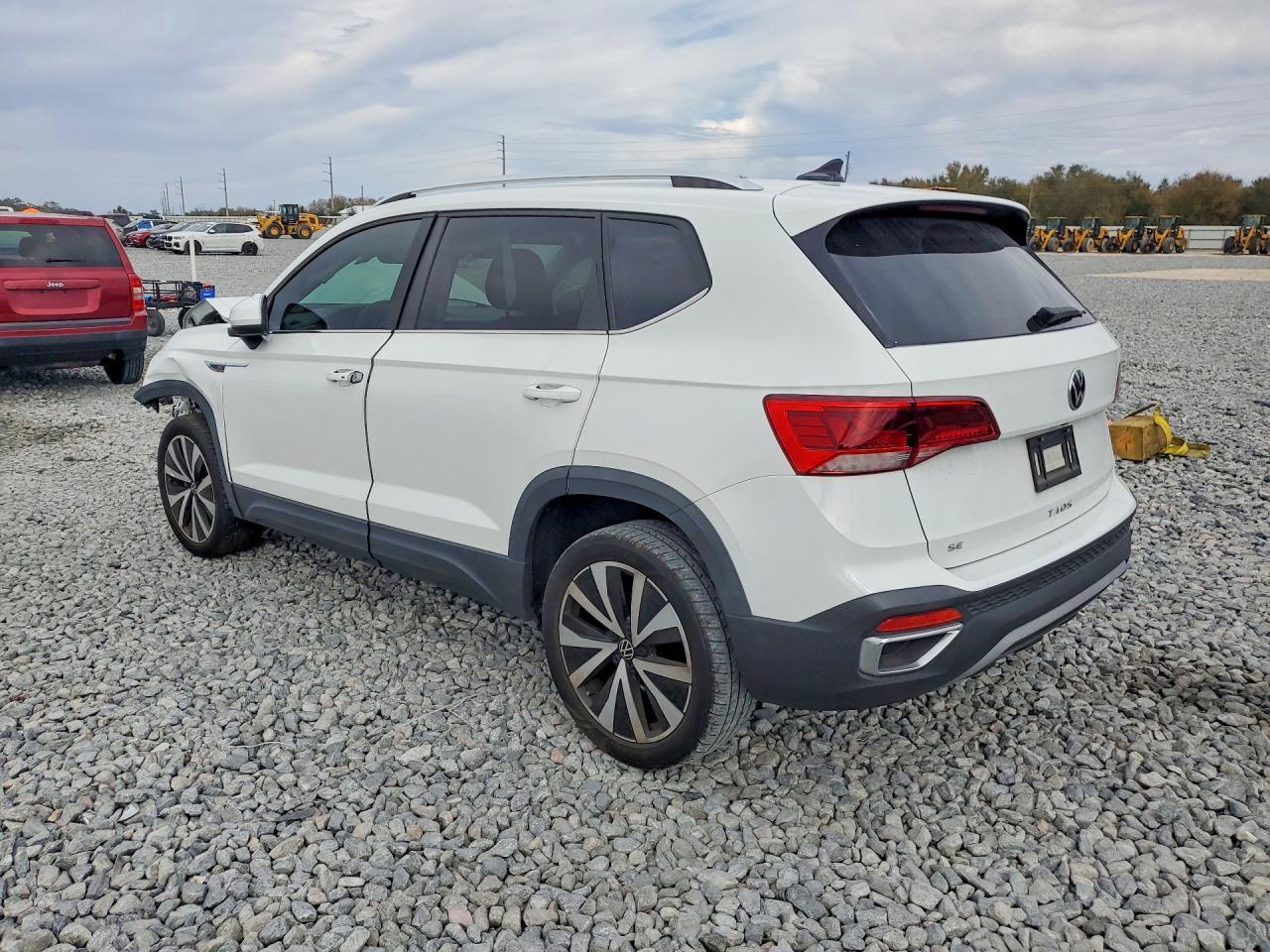 2022 Volkswagen Taos Se - Фото 2